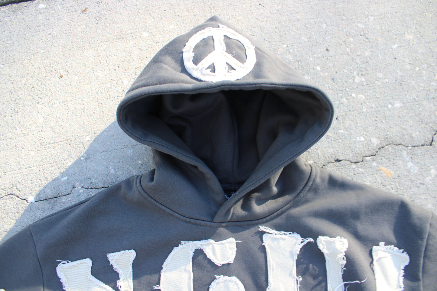 SANGUINESZN DISTRESSED EMBROIDERY “PEACE” HOODIE (GRAY)